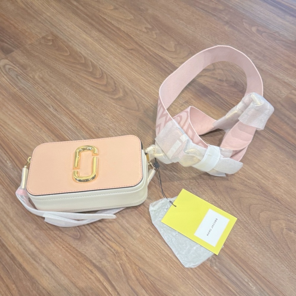 BRAND NEW - Marc Jacobs snapshot crossbody